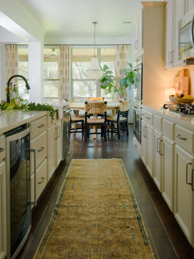 How to Choose the Right Dining Table for Your Space (Small, Kitchen & Dining Room Ideas)